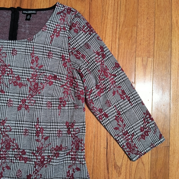 Nina Leonard Houndstooth and floral dress, women's 1X, gray and red - Picture 6 of 16